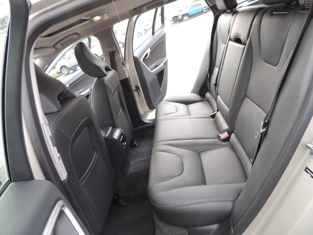 2017 Volvo V60 T5 Premier/ Leather / Heated Seats / Navigation - Photo 15 - Portland, OR 97217