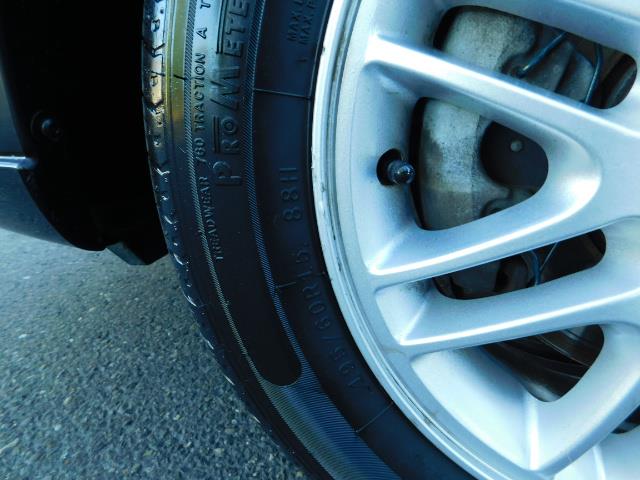 2007 Ford Focus ZX4 SE / 4Dr / Sunroof / New Tires - Photo 41 - Portland, OR 97217