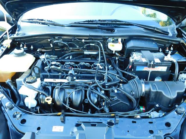 2007 Ford Focus ZX4 SE / 4Dr / Sunroof / New Tires - Photo 33 - Portland, OR 97217