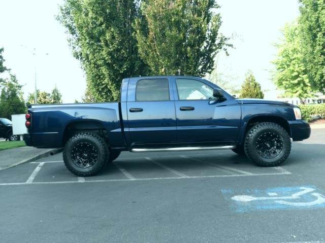 2007 Dodge Dakota Quad Cab / 4X4 / NEW WHEELS+TIRES / LIFTED !! - Photo 4 - Portland, OR 97217