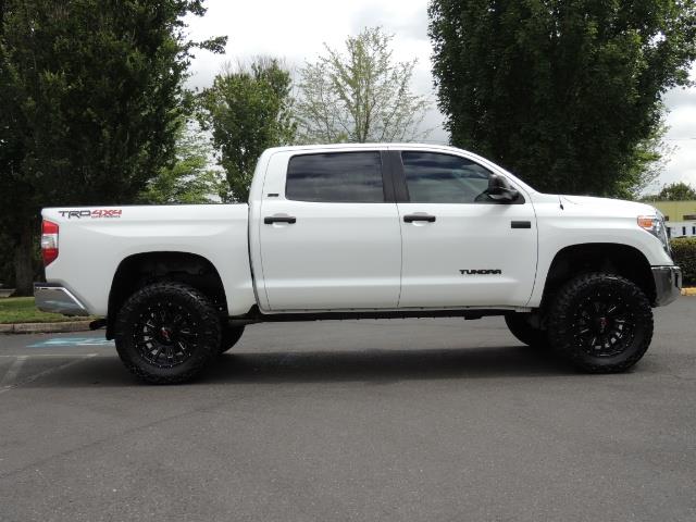 2016 Toyota Tundra SR5 / TRD OFF RD / 4X4 / 1-OWNER/ LIFTED - Photo 4 - Portland, OR 97217