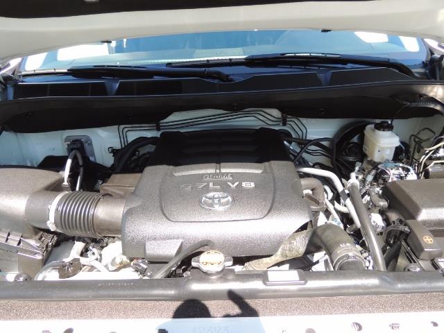 2016 Toyota Tundra SR5 / TRD OFF RD / 4X4 / 1-OWNER/ LIFTED - Photo 32 - Portland, OR 97217