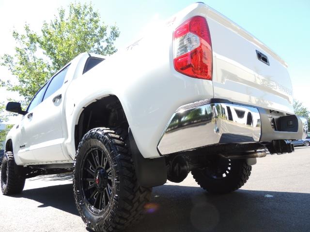 2016 Toyota Tundra SR5 / TRD OFF RD / 4X4 / 1-OWNER/ LIFTED - Photo 11 - Portland, OR 97217