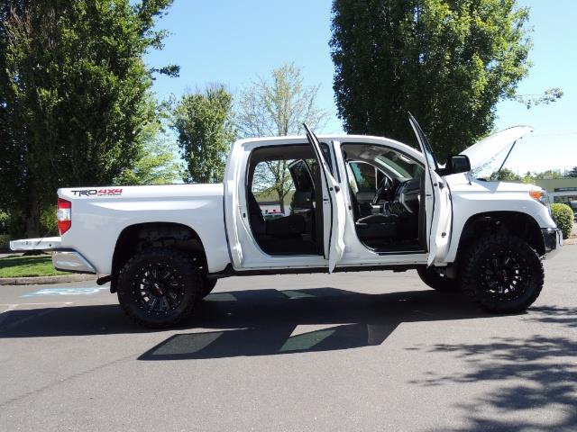 2016 Toyota Tundra SR5 / TRD OFF RD / 4X4 / 1-OWNER/ LIFTED - Photo 29 - Portland, OR 97217