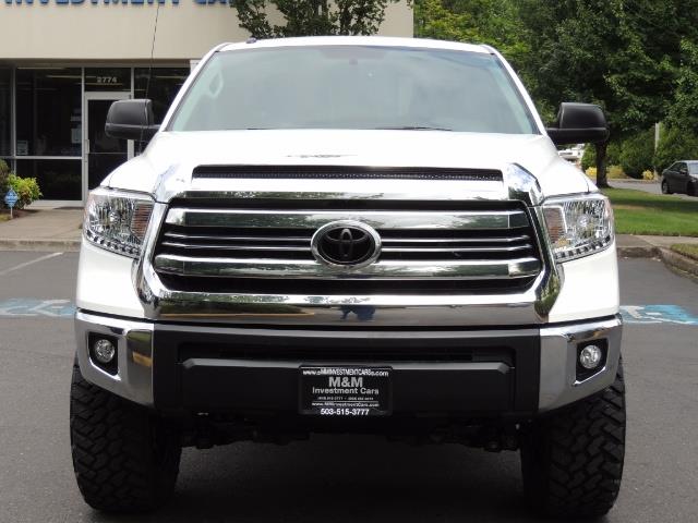 2016 Toyota Tundra SR5 / TRD OFF RD / 4X4 / 1-OWNER/ LIFTED - Photo 5 - Portland, OR 97217