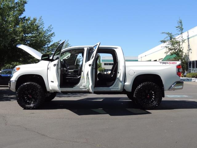 2016 Toyota Tundra SR5 / TRD OFF RD / 4X4 / 1-OWNER/ LIFTED - Photo 26 - Portland, OR 97217