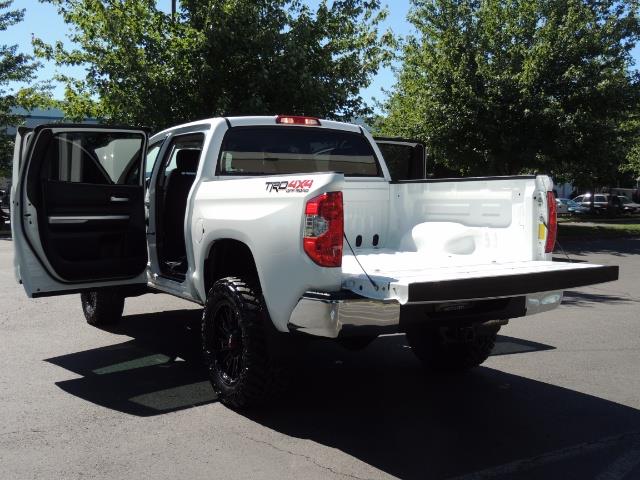 2016 Toyota Tundra SR5 / TRD OFF RD / 4X4 / 1-OWNER/ LIFTED - Photo 27 - Portland, OR 97217