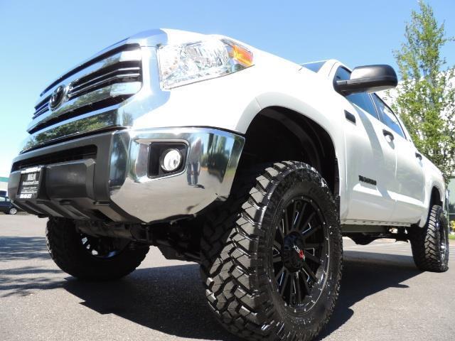2016 Toyota Tundra SR5 / TRD OFF RD / 4X4 / 1-OWNER/ LIFTED - Photo 9 - Portland, OR 97217