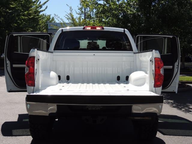 2016 Toyota Tundra SR5 / TRD OFF RD / 4X4 / 1-OWNER/ LIFTED - Photo 24 - Portland, OR 97217
