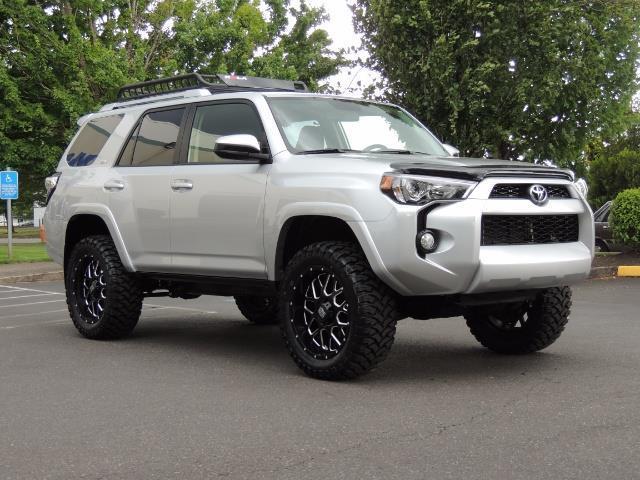 2016 Toyota 4Runner SR5 SPORT SUV 4WD V6 / 3RD SEATS REAR CAM / LIFTED - Photo 2 - Portland, OR 97217