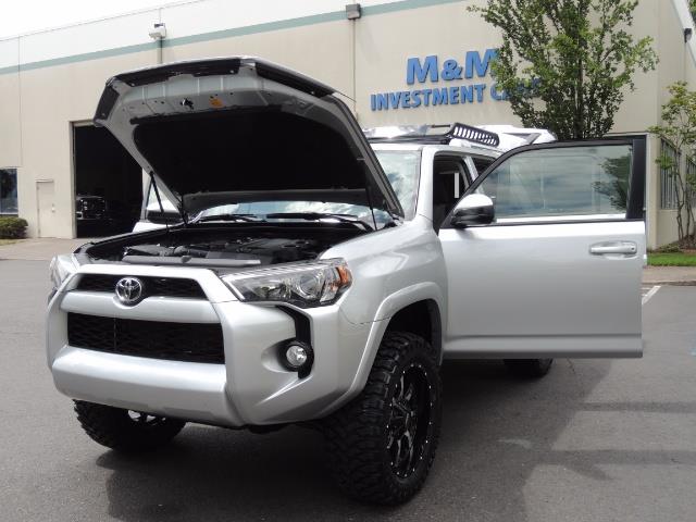 2016 Toyota 4Runner SR5 SPORT SUV 4WD V6 / 3RD SEATS REAR CAM / LIFTED - Photo 31 - Portland, OR 97217