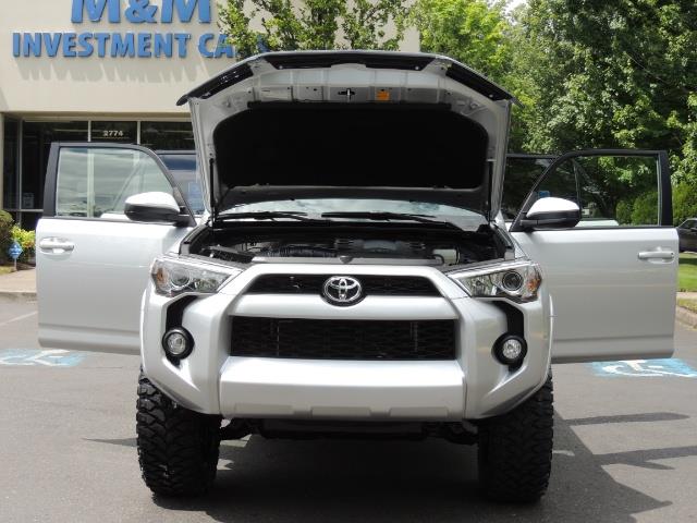 2016 Toyota 4Runner SR5 SPORT SUV 4WD V6 / 3RD SEATS REAR CAM / LIFTED - Photo 29 - Portland, OR 97217
