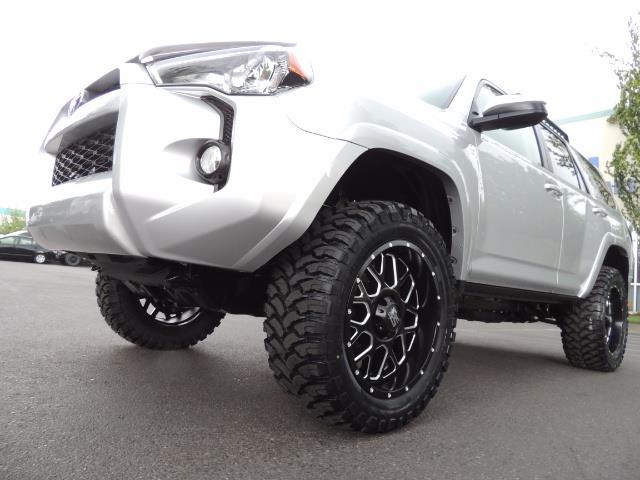 2016 Toyota 4Runner SR5 SPORT SUV 4WD V6 / 3RD SEATS REAR CAM / LIFTED - Photo 9 - Portland, OR 97217