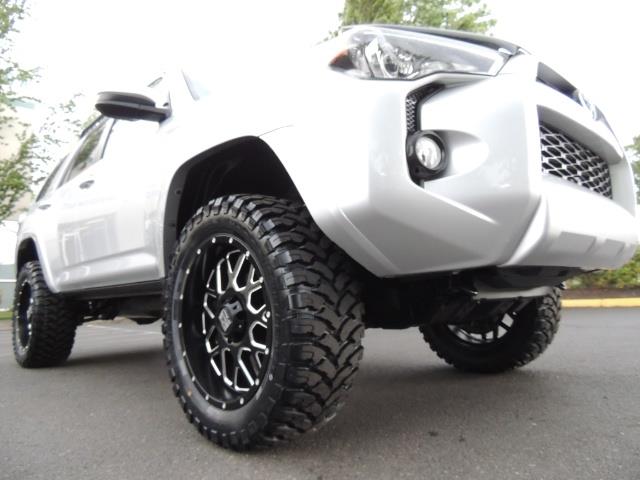 2016 Toyota 4Runner SR5 SPORT SUV 4WD V6 / 3RD SEATS REAR CAM / LIFTED - Photo 10 - Portland, OR 97217