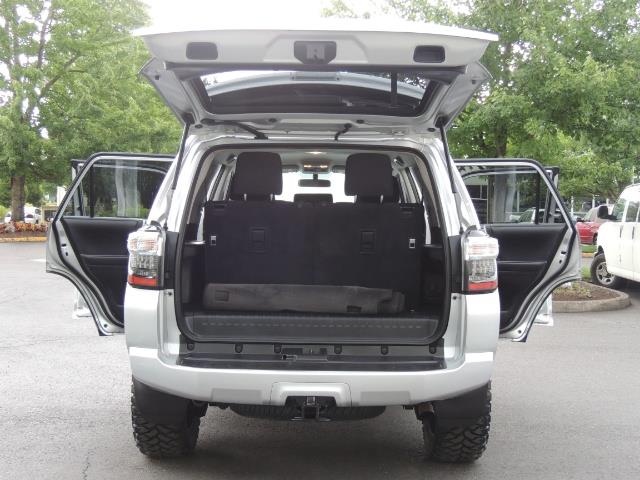 2016 Toyota 4Runner SR5 SPORT SUV 4WD V6 / 3RD SEATS REAR CAM / LIFTED - Photo 27 - Portland, OR 97217