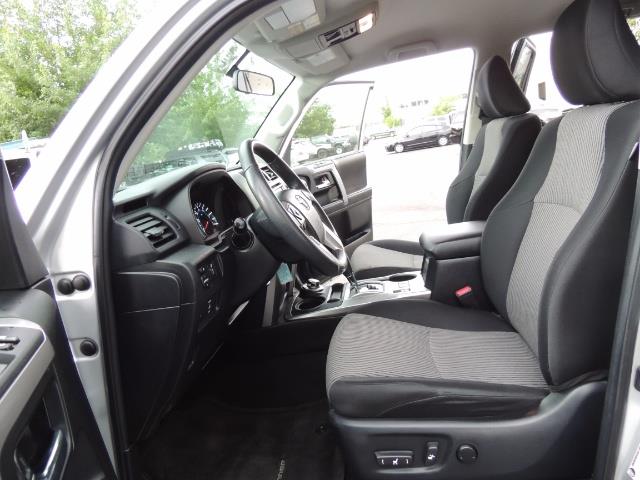 2016 Toyota 4Runner SR5 SPORT SUV 4WD V6 / 3RD SEATS REAR CAM / LIFTED - Photo 34 - Portland, OR 97217