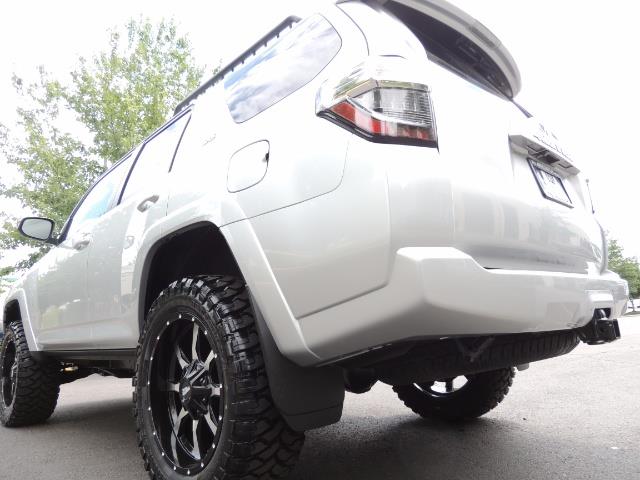 2016 Toyota 4Runner SR5 SPORT SUV 4WD V6 / 3RD SEATS REAR CAM / LIFTED - Photo 11 - Portland, OR 97217