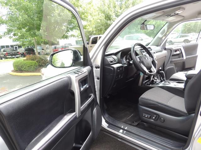 2016 Toyota 4Runner SR5 SPORT SUV 4WD V6 / 3RD SEATS REAR CAM / LIFTED - Photo 13 - Portland, OR 97217