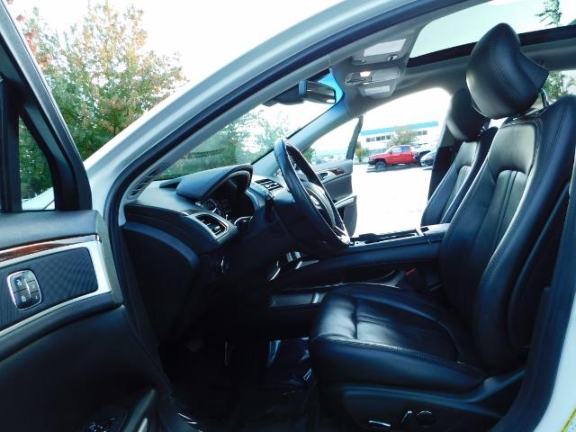 2013 Lincoln MKZ Hybrid Hybrid Sedan / Nav / Parking assist / 1-OWNER - Photo 14 - Portland, OR 97217