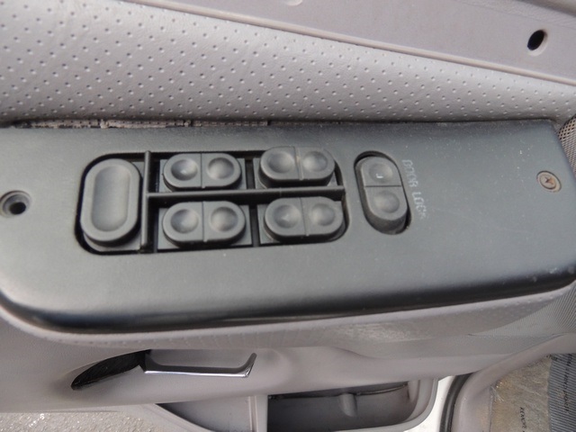 1995 Ford F-350 / 7.3 L DIESEL / 5-Speed Manual / 2wd / LongBed - Photo 19 - Portland, OR 97217