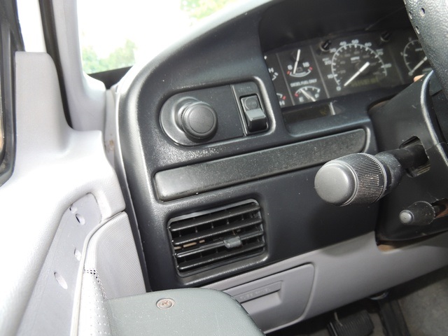 1995 Ford F-350 / 7.3 L DIESEL / 5-Speed Manual / 2wd / LongBed - Photo 27 - Portland, OR 97217