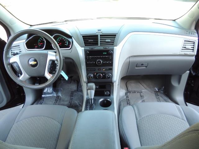 2010 Chevrolet Traverse LT ALL Wheel Drive / 8-seater / ONLY 67,000 MILES - Photo 18 - Portland, OR 97217