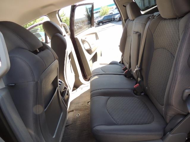 2010 Chevrolet Traverse LT ALL Wheel Drive / 8-seater / ONLY 67,000 MILES - Photo 14 - Portland, OR 97217