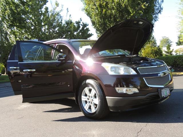 2010 Chevrolet Traverse LT ALL Wheel Drive / 8-seater / ONLY 67,000 MILES - Photo 28 - Portland, OR 97217