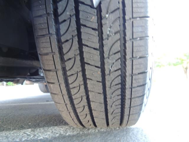 2010 Chevrolet Traverse LT ALL Wheel Drive / 8-seater / ONLY 67,000 MILES - Photo 24 - Portland, OR 97217