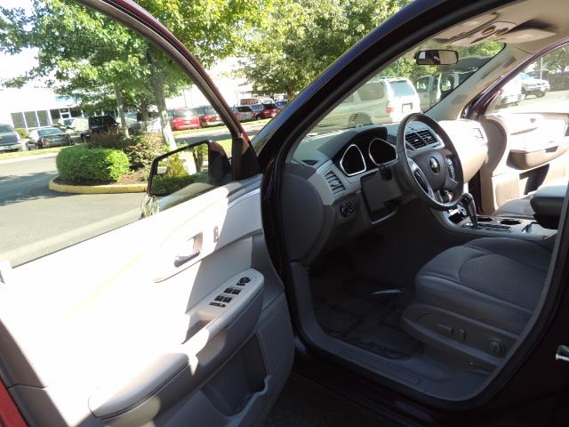 2010 Chevrolet Traverse LT ALL Wheel Drive / 8-seater / ONLY 67,000 MILES - Photo 13 - Portland, OR 97217