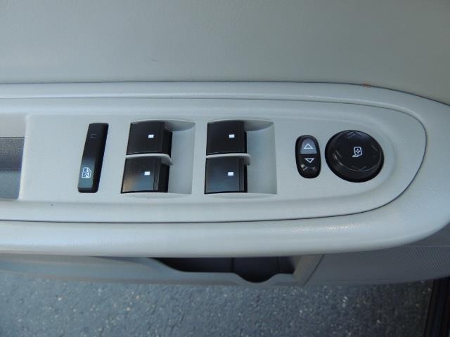 2010 Chevrolet Traverse LT ALL Wheel Drive / 8-seater / ONLY 67,000 MILES - Photo 20 - Portland, OR 97217
