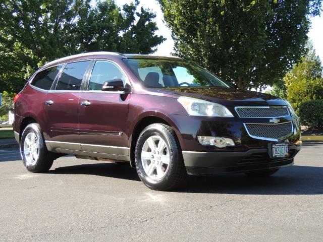 2010 Chevrolet Traverse LT ALL Wheel Drive / 8-seater / ONLY 67,000 MILES - Photo 2 - Portland, OR 97217