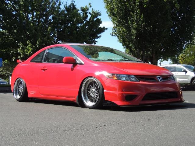 2008 Honda Civic Si Coupe 6 Speed Manual / WHEELS EXHAUST / LOWERED - Photo 2 - Portland, OR 97217