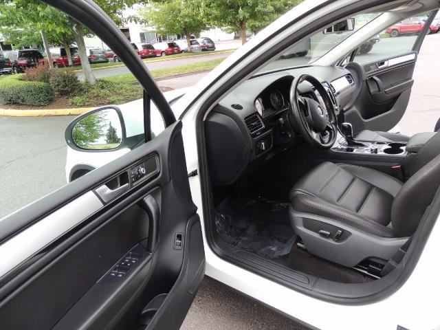 2013 Volkswagen Touareg VR6 Lux / AWD / Sport Utility / Excel Cond - Photo 13 - Portland, OR 97217