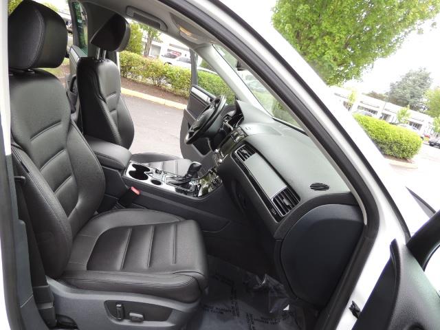 2013 Volkswagen Touareg VR6 Lux / AWD / Sport Utility / Excel Cond - Photo 17 - Portland, OR 97217