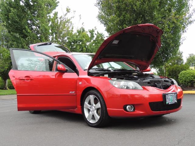 2005 Mazda Mazda3 SP23 Special Edition / Wagon/ 5-SPEED / Sunroof - Photo 31 - Portland, OR 97217