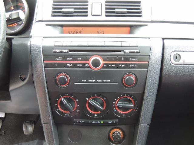 2005 Mazda Mazda3 SP23 Special Edition / Wagon/ 5-SPEED / Sunroof - Photo 36 - Portland, OR 97217