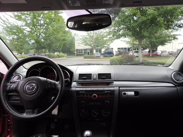 2005 Mazda Mazda3 SP23 Special Edition / Wagon/ 5-SPEED / Sunroof - Photo 35 - Portland, OR 97217