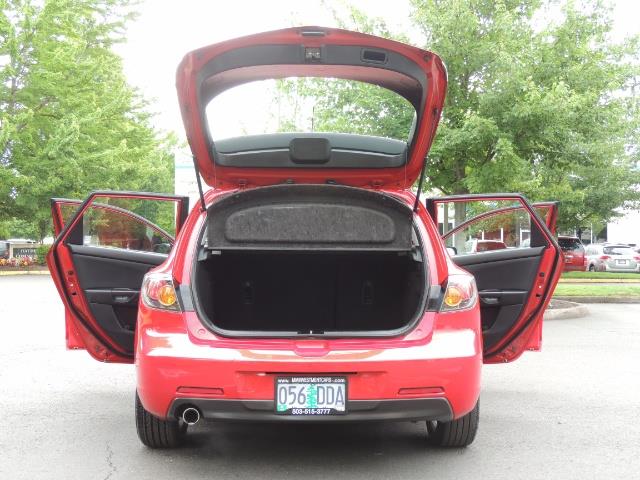 2005 Mazda Mazda3 SP23 Special Edition / Wagon/ 5-SPEED / Sunroof - Photo 18 - Portland, OR 97217
