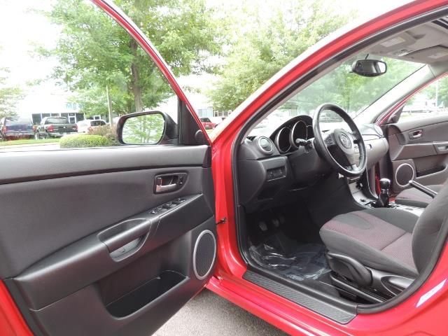 2005 Mazda Mazda3 SP23 Special Edition / Wagon/ 5-SPEED / Sunroof - Photo 13 - Portland, OR 97217