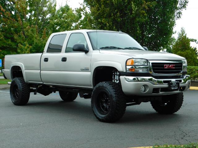 2005 GMC Sierra 3500 SLT 4dr Crew Cab / 4X4 / DIESEL / LIFTED / 1-OWNER - Photo 2 - Portland, OR 97217