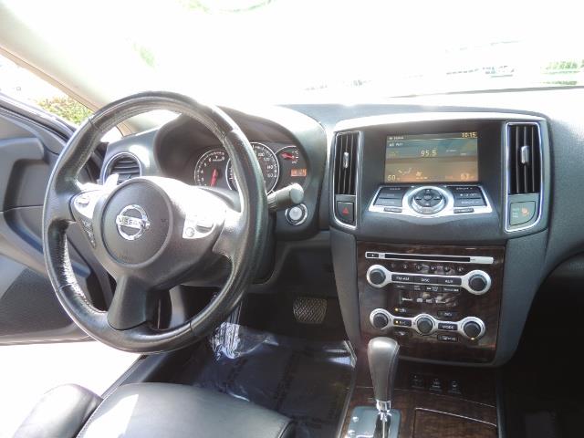 2010 Nissan Maxima 3.5 SV Heated+Cooled Leather / PANO ROOF / 1-OWNER - Photo 19 - Portland, OR 97217