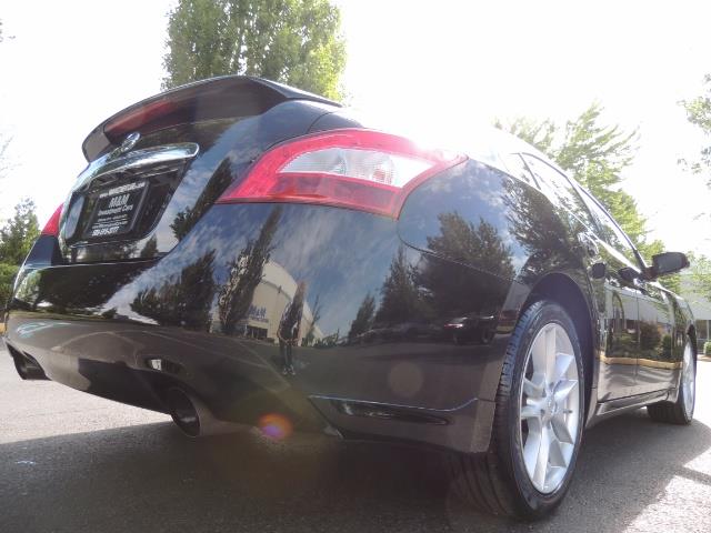 2010 Nissan Maxima 3.5 SV Heated+Cooled Leather / PANO ROOF / 1-OWNER - Photo 12 - Portland, OR 97217