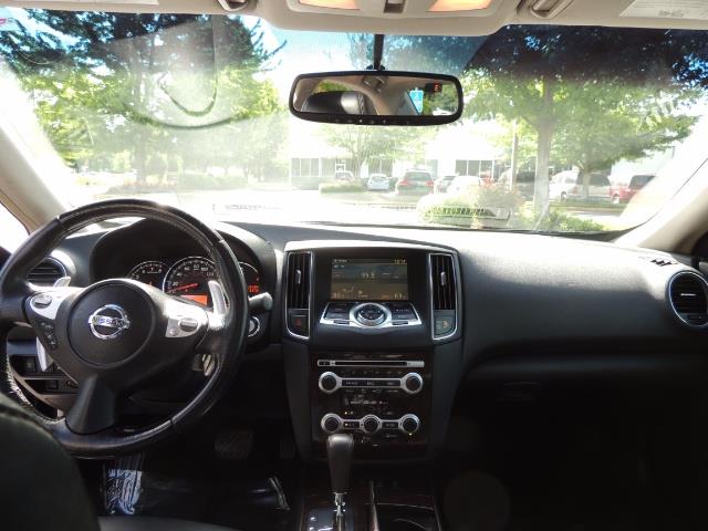 2010 Nissan Maxima 3.5 SV Heated+Cooled Leather / PANO ROOF / 1-OWNER - Photo 32 - Portland, OR 97217