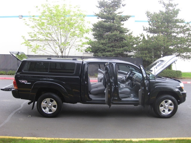 2008 Toyota Tacoma V6/ Double Cab/4WD/ Long Bed / TRD Sport - Photo 13 - Portland, OR 97217