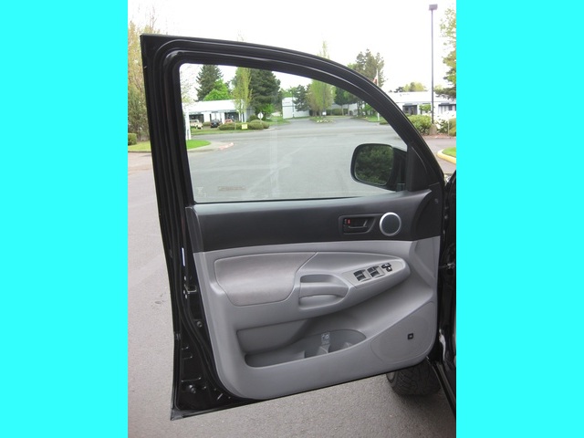 2008 Toyota Tacoma V6/ Double Cab/4WD/ Long Bed / TRD Sport - Photo 19 - Portland, OR 97217