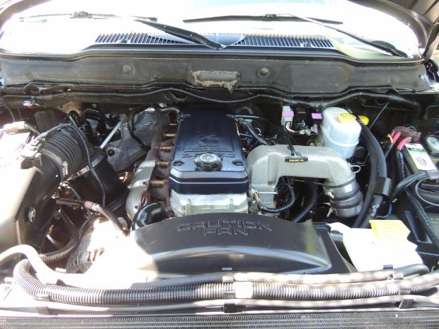 2004 Dodge Ram 2500 SLT 4dr / 4X4 /5.9L DIESEL / 6-SPEED / 1-OWNER - Photo 33 - Portland, OR 97217