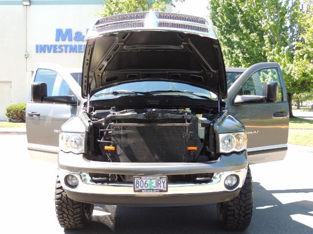 2004 Dodge Ram 2500 SLT 4dr / 4X4 /5.9L DIESEL / 6-SPEED / 1-OWNER - Photo 32 - Portland, OR 97217