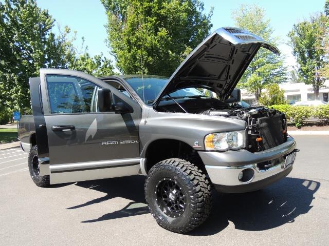2004 Dodge Ram 2500 SLT 4dr / 4X4 /5.9L DIESEL / 6-SPEED / 1-OWNER - Photo 31 - Portland, OR 97217