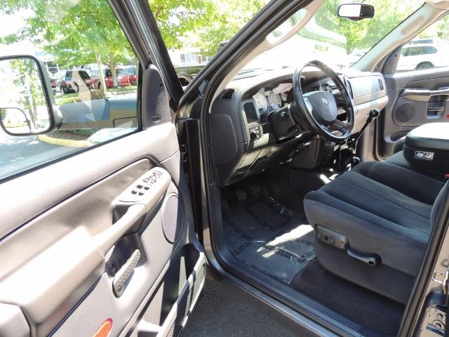 2004 Dodge Ram 2500 SLT 4dr / 4X4 /5.9L DIESEL / 6-SPEED / 1-OWNER - Photo 13 - Portland, OR 97217